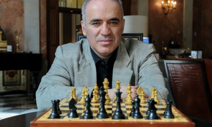 Kasparov i ashpër kundër Putinit: Ai është gjarpër që bota e lirë e ka toleruar