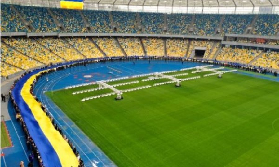 Liga elitare e futbollit në Ukrainë shtyhet për së paku 30 ditë