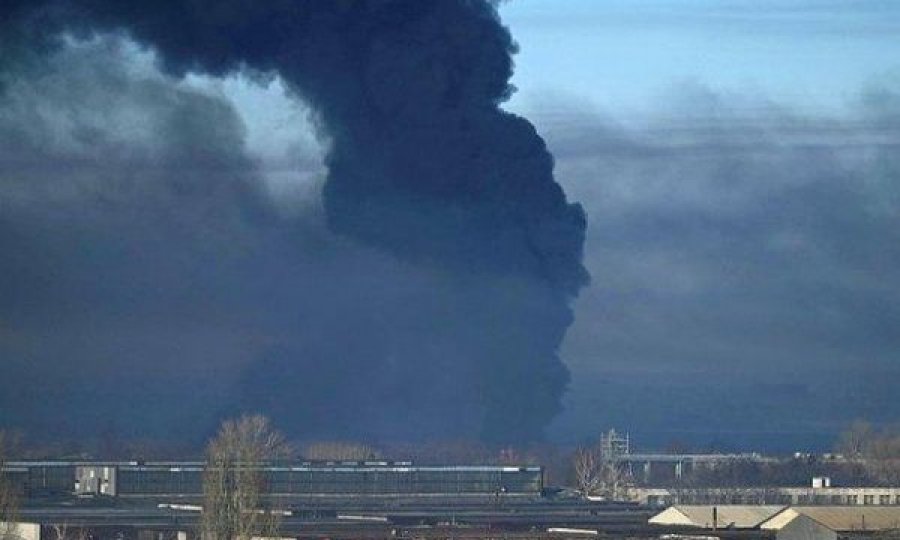 Luftime të ashpra po zhvillohen në qytetin port të Mariupol