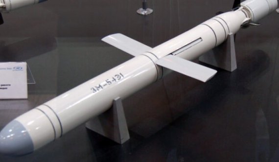 Mund të godasë deri në 2400 km: Kjo është raketa që Rusia po përdor për të sulmuar Ukrainën