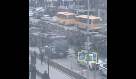Pamje: Mijëra ushtarë çeçenë gati për t’iu bashkuar Rusisë në pushtimin e Ukrainës