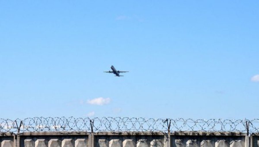 Polonia: Do të mbyllim hapësirën ajrore për linjat ruse
