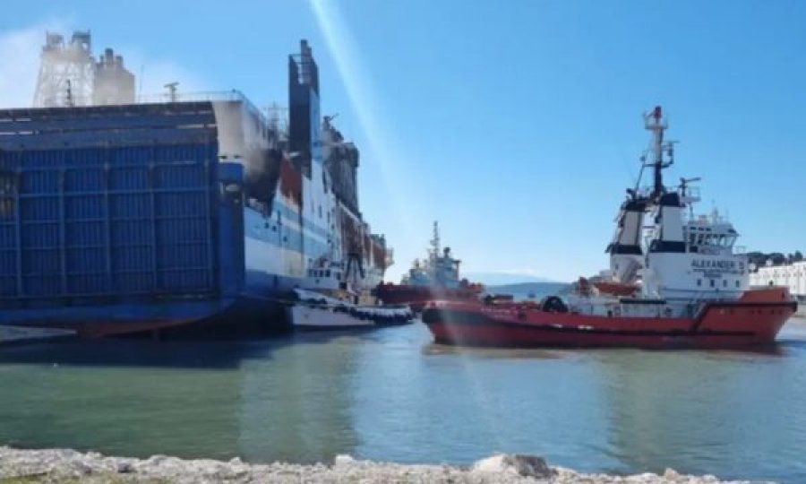 Shkon në 6 numri i viktimave nga trageti i djegur në Greqi