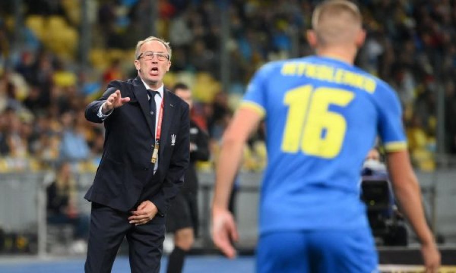 Selektori i Ukrainës i gatshëm ta mbrojë vendin, flet edhe për futbollin