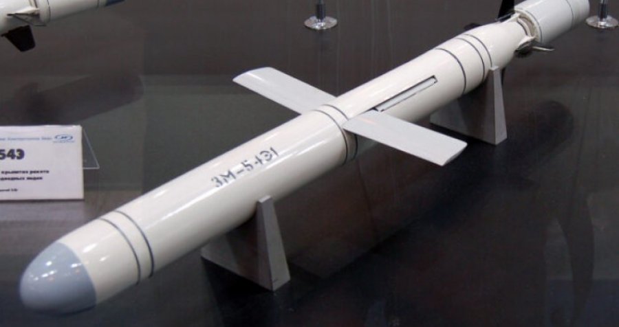 Mund të godasë deri në 2400 km: Kjo është raketa që Rusia po përdor për të sulmuar Ukrainën