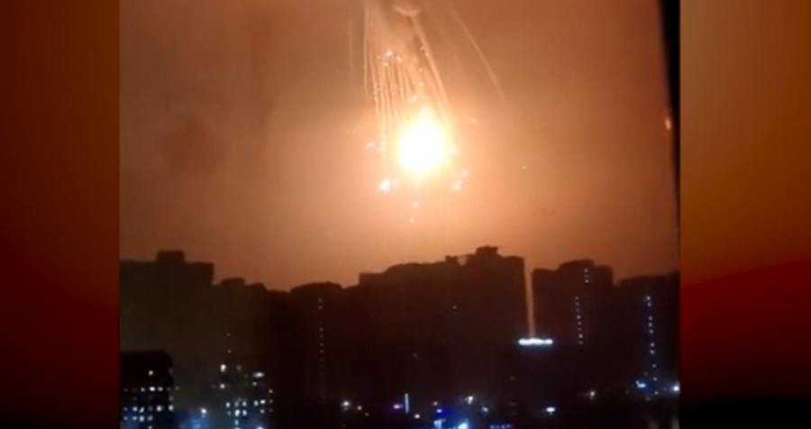 Pamje të frikshme: Qielli i Kievit zbardhet nga shpërthimi i fuqishëm në mëngjes