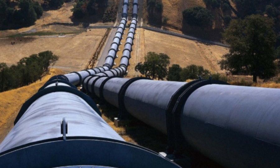 Pavarësisht luftës, Gazprom-i thotë se gazi rus po vazhdon të qarkullojë nëpër Ukrainë