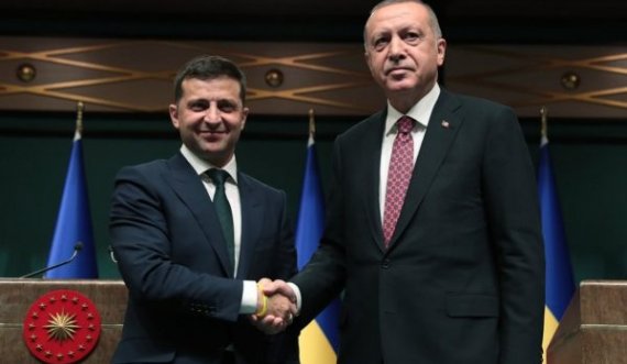 Lajmi i fundit: Zelensky thotë se Erdogan ka bllokuar kalimin e anijeve luftarake ruse në Detin e Zi