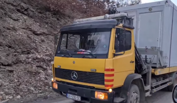 Policia e Kosovës  po e ndërton një  bazën në Bërnjak,  dërgohen  pajisjet logjistike dhe kontejnerët