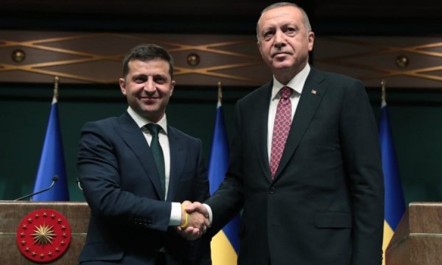 Lajmi i fundit: Zelensky thotë se Erdogan ka bllokuar kalimin e anijeve luftarake ruse në Detin e Zi