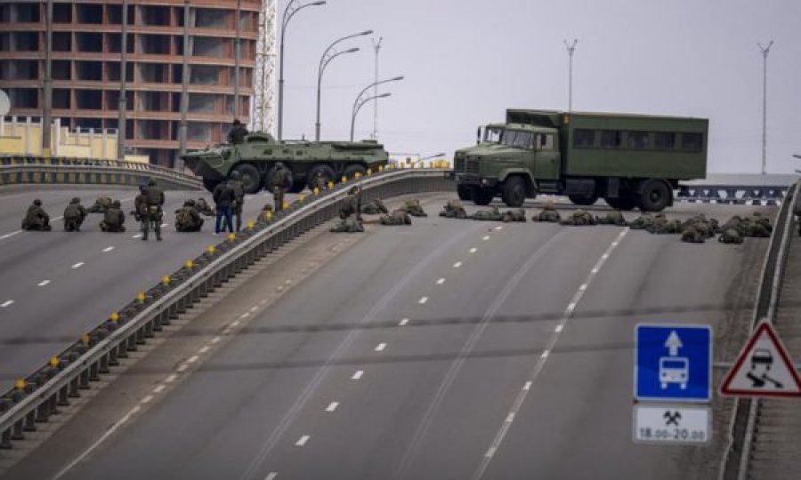 Zv/komandanti ukrainas u drejtohet ushtarëve rusë: Po ua japim një mundësi, kthehuni gjallë në shtëpi