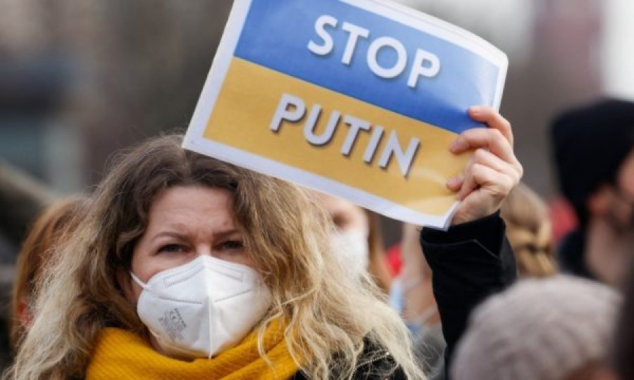 Britania i mbështet britanikët që duan të luftojnë për Ukrainën