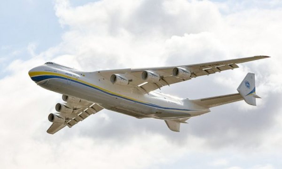 Ukraina: Ushtria ruse e ka shkatërruar avionin më të madh në botë