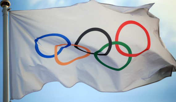Komiteti Olimpik Ndërkombëtar ia anulon pjesëmarrjen atletëve dhe zyrtarëve rusë dhe bjellorusë
