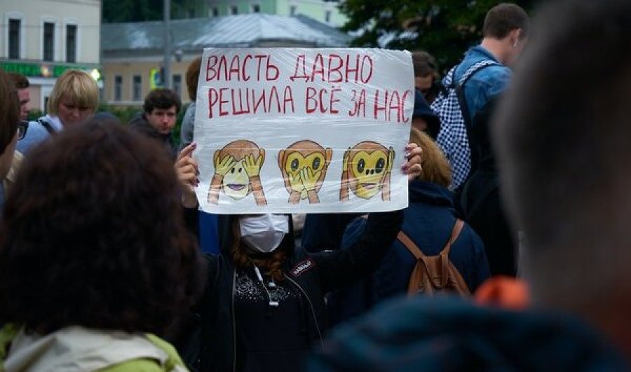 Propaganda ruse kalon çdo kufi, nesër në shkollat ruse ligjërohet për fjalimin e Putinit