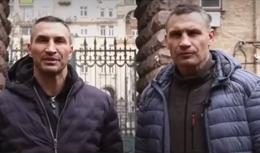 Vëllezërit Klitschko në mesin e 23 personave në listën e zezë të Putinit