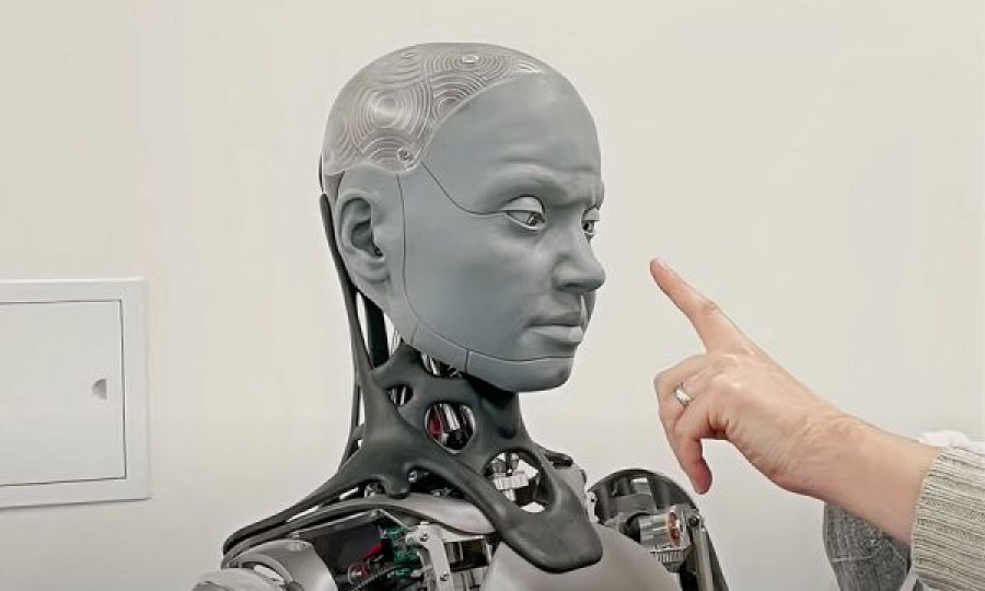  Roboti që nxehet kur i futesh në “hapësirën personale” 