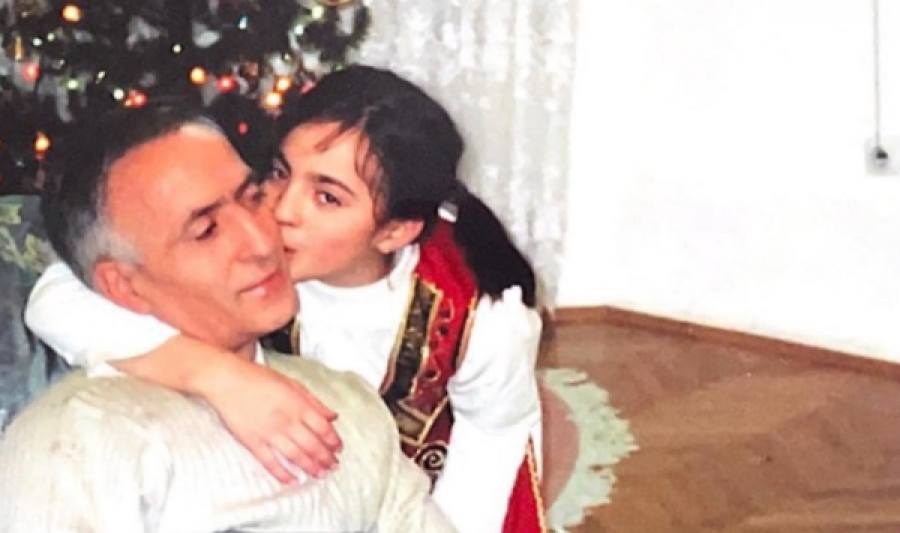  Vajza e Jakup Krasniqit me urim emocional për ditëlindjen e babait të saj 