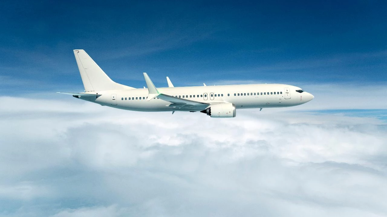 Në tualetin e një aeroplani gjendet një foshnje e porsalindur