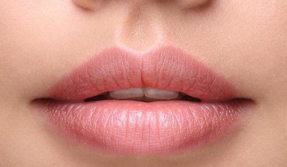 Si të zbuloni problemet shëndetësore nëpërmjet ngjyrës së buzëve?
