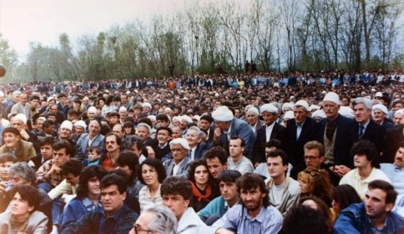 Morën pjesë rreth gjysmë milioni shqiptarë, 32 vjet nga pajtimi i gjaqeve te Verrat e Llukës