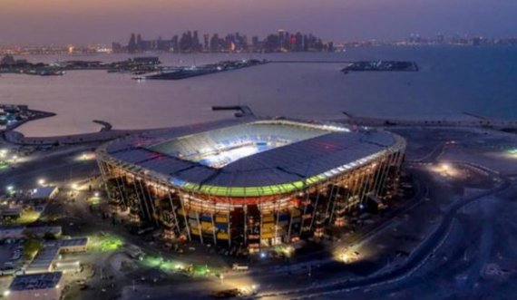 Katari me stadium që mund të zhvendoset