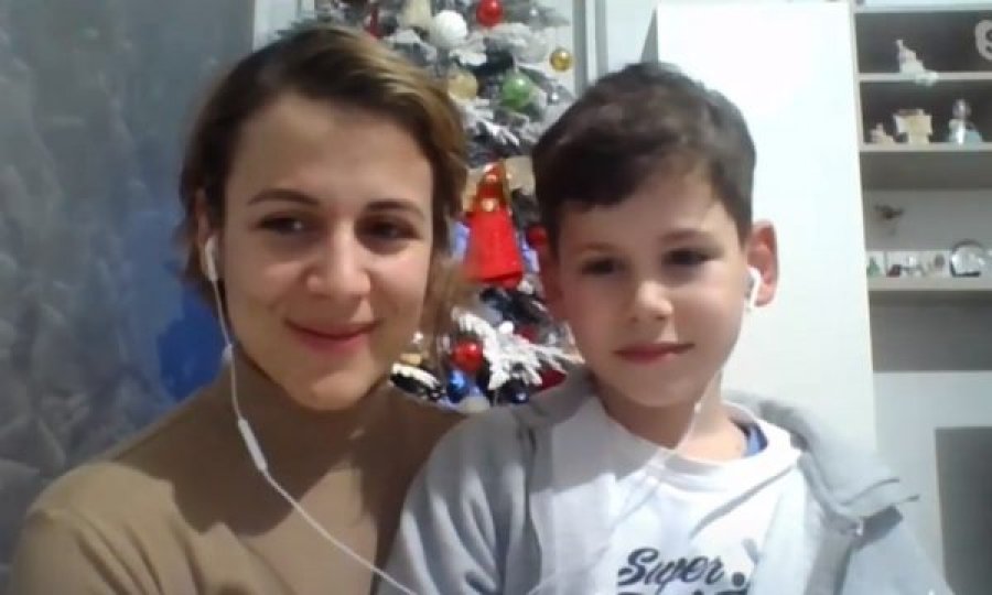 7-vjeçari shqiptar bën gjestin prekës në Itali, dhuron kursimet për fëmijët në nevojë