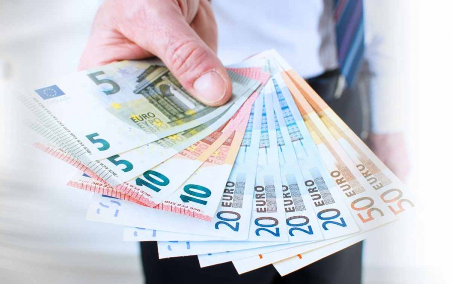Sindikatat kërkojnë që rroga minimale të mos jetë nën 400 euro