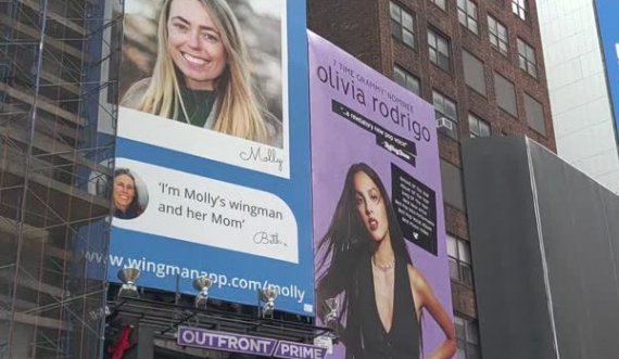 Nëna e sëmurë vendos foto të së bijës në “Times Square”: Dilni me të, dua ta shoh nuse para se të vdes