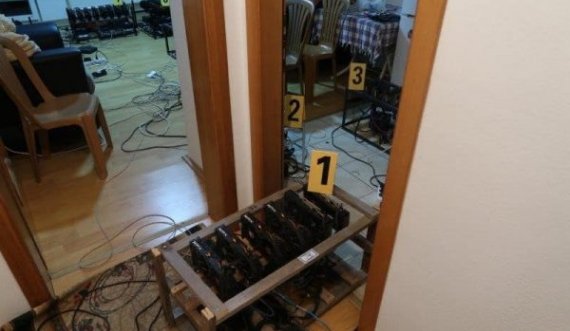 Në një banesë në Mitrovicë sekuestrohen 67 aparate për prodhimin e kriptovalutave