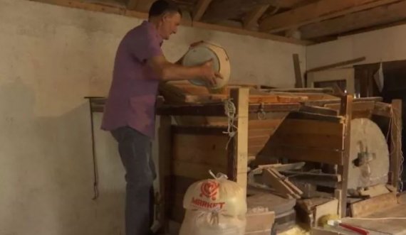 Mulliri i Tabakhanës në Prizren, vendi ku disa njerëz besojnë se mund të shërohen fëmijët memecë!