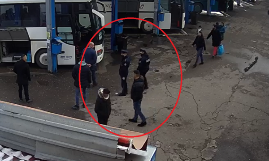 Alarmi për bombë: Pamje kur Policia evakuon zonën tek Stacioni i Autobusëve në Prishtinë