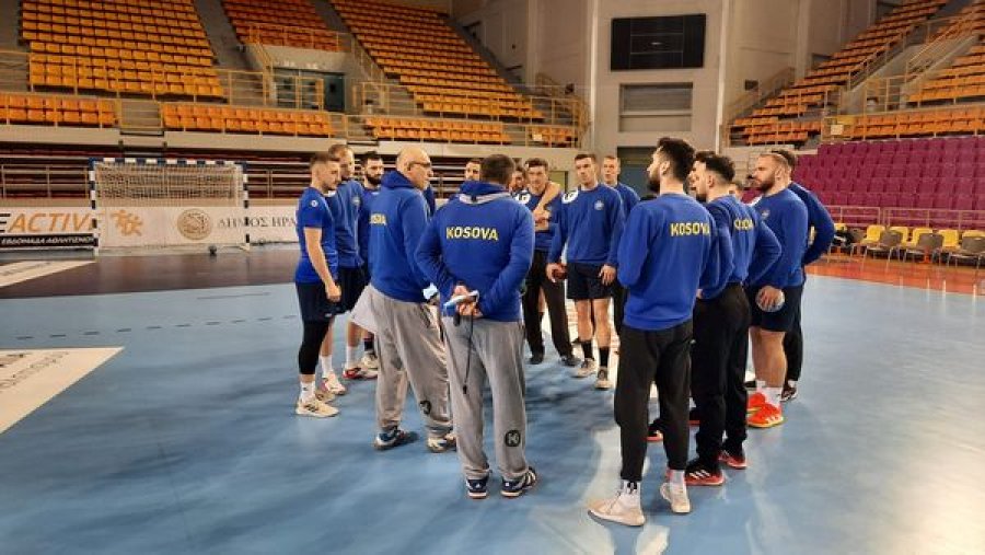 Kombëtarja e Kosovës në hendboll arrin në Greqi, e gatshme për ndeshjen e nesërme