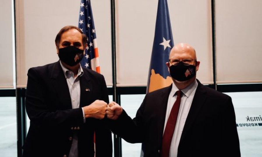 Ambasadori i ri amerikan mbërrin në Kosovë