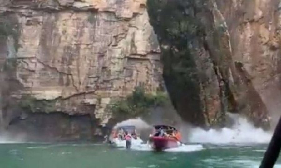 Momenti tragjik kur shkëputet shkëmbi dhe bie në liqen, humbin jetën 7 persona