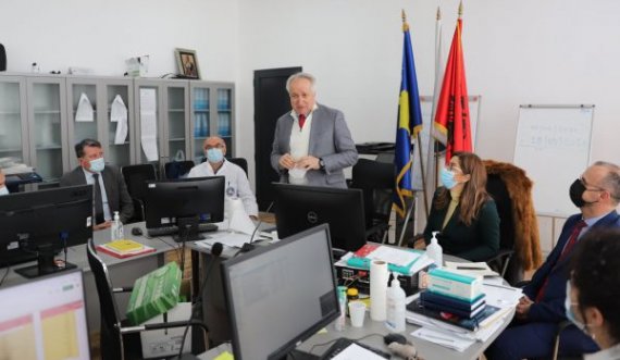  Ministri Latifi viziton IKSHPK’në, flet për masat Anti-COVID 