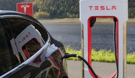 A e dini pse vozitet më së shumti vetura Tesla në Zvicër?
