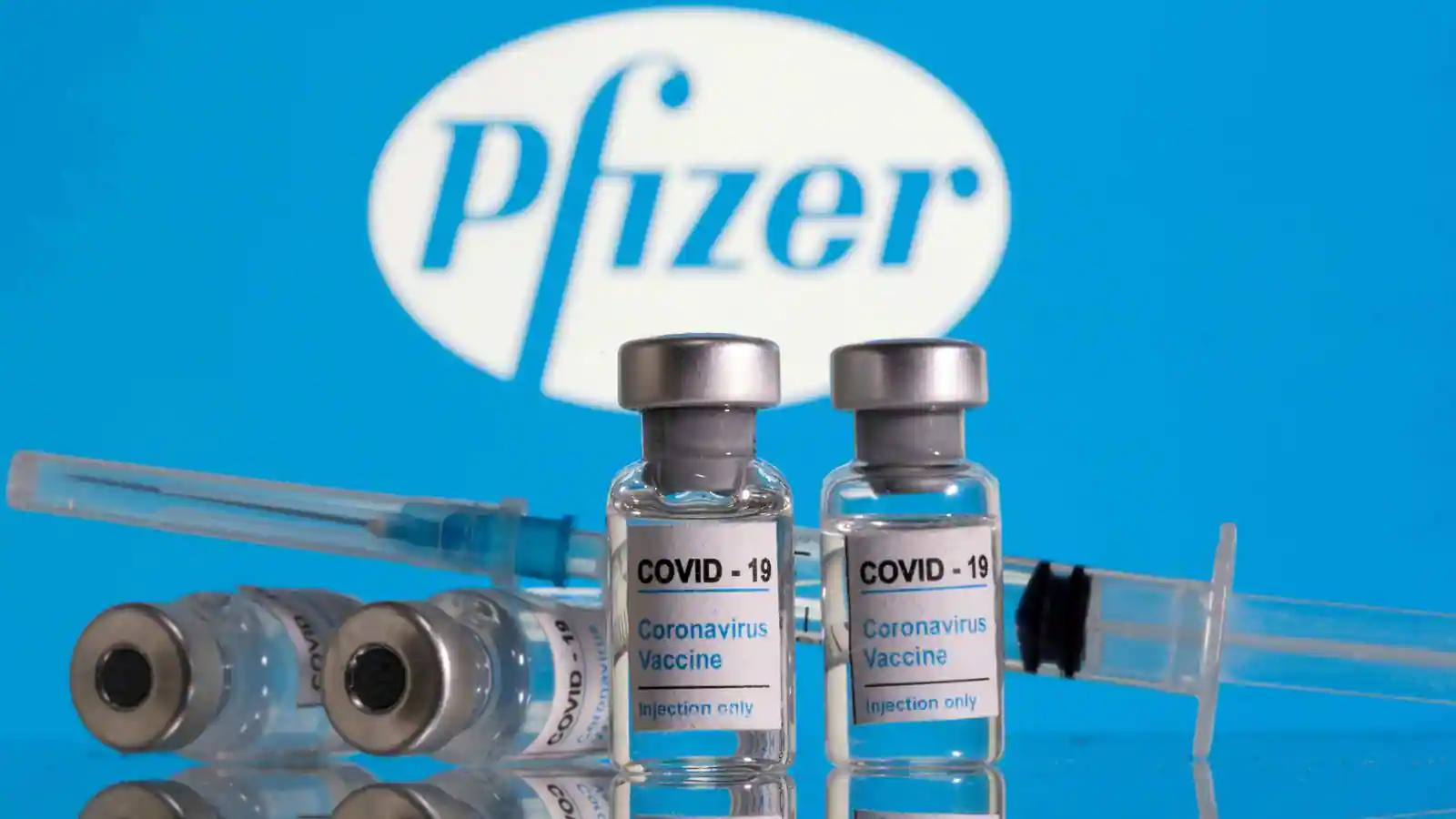 Pfizer po zhvillon një vaksinë kundër variantit Omicron