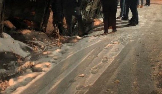 Rrotullohet autobusi në Ferizaj, tre të lënduar
