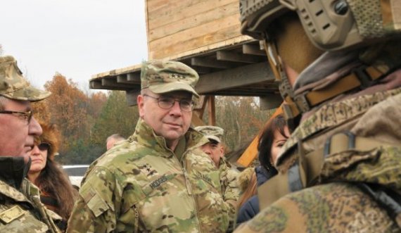 Ish-gjenerali amerikan: NATO-ja duhet ta thotë përsëri, përsëri dhe përsëri që KFOR-i s’largohet nga Kosova