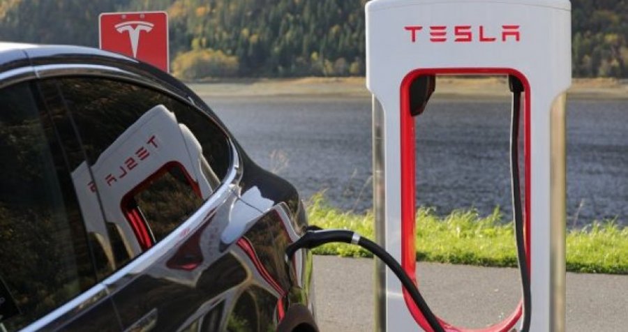 A e dini pse vozitet më së shumti vetura Tesla në Zvicër?