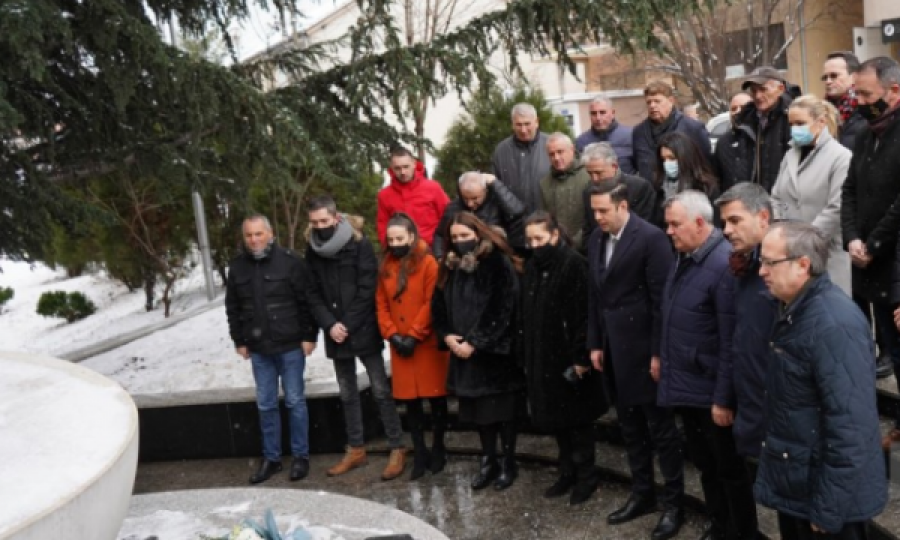 Abdixhiku nderon Enver Malokun: Kosova s’do të jetë e qetë pa zbardhjen e vrasjes së tij
