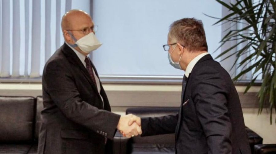 Ambasadori i ri i SHBA-së i thotë Bislimit se Amerika dëshiron që Kosova të arrijë njohje reciproke me Serbinë