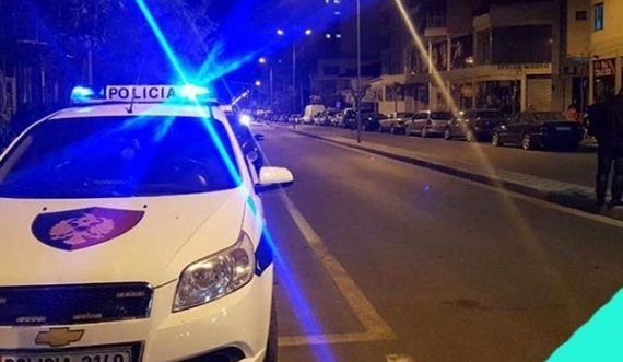 “Fast and Furious” / Makina aksidentohet gjatë ndjekjes policore, personat brenda mjetit arratisen