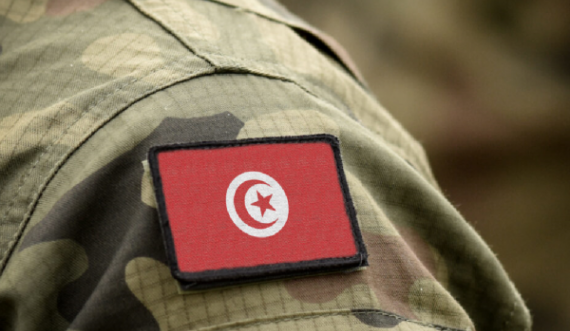 Tunizia dënon me vdekje nëntë persona për vrasjen e një rreshteri