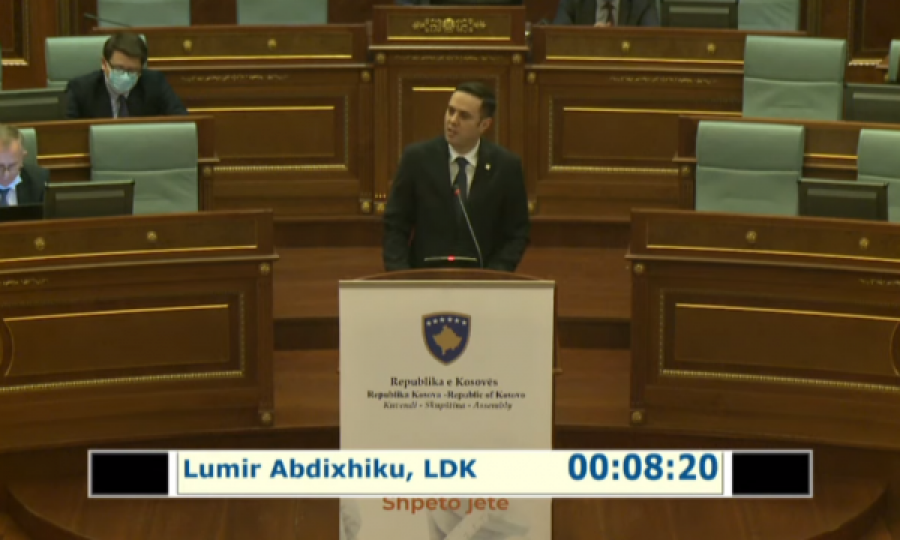 Abdixhiku: Qeveria sikur po shijon tensionin dhe përplasjen me faktorin ndërkombëtar