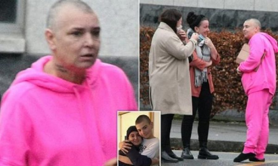 Djali i saj vrau veten, këngëtarja shkon në funeral me kostum ngjyrë rozë