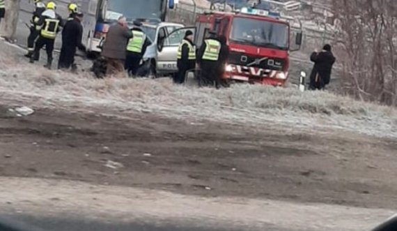 Aksident mes veturës së policisë dhe autobusit në Shupkovc të Mitrovicës