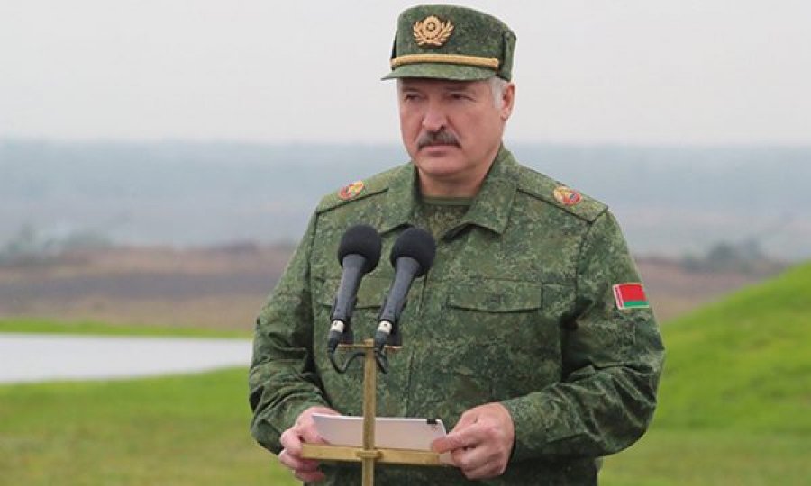 Lukashenko: Perëndimi ka grumbulluar gati 30.000 trupa afër kufijve të Bjellorusisë