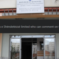 Ministria e Shëndetësisë heq mundësinë që qytetarët t’ia komentojnë postimet